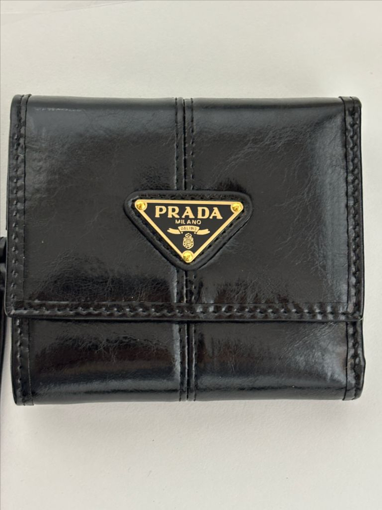 프라다 반지갑 새상품--1
