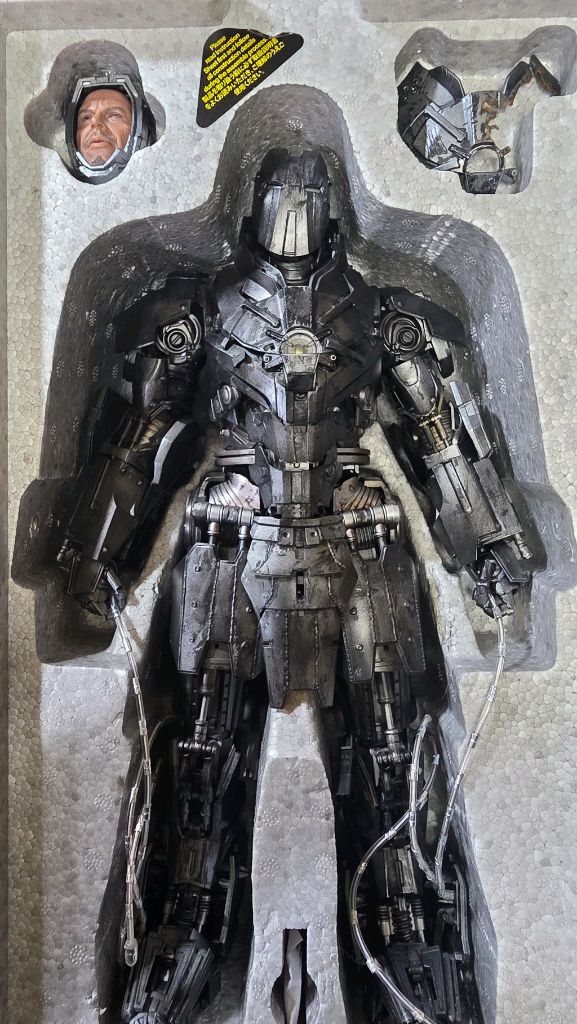 핫토이 아이언맨 마크6,워머신 마크1, 위플래시 마크2 일괄 판매합니다. 이미지