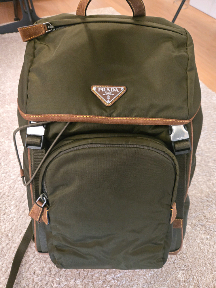 프라다 백팩 새제품--1