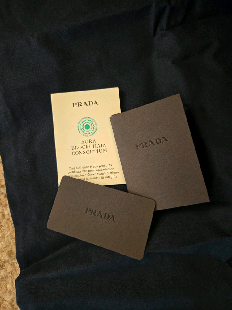 프라다 백팩 새제품--9