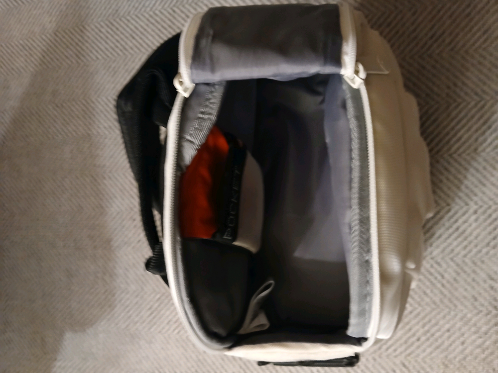 맨프로토 카메라 가방 슬링백 팝니다--5