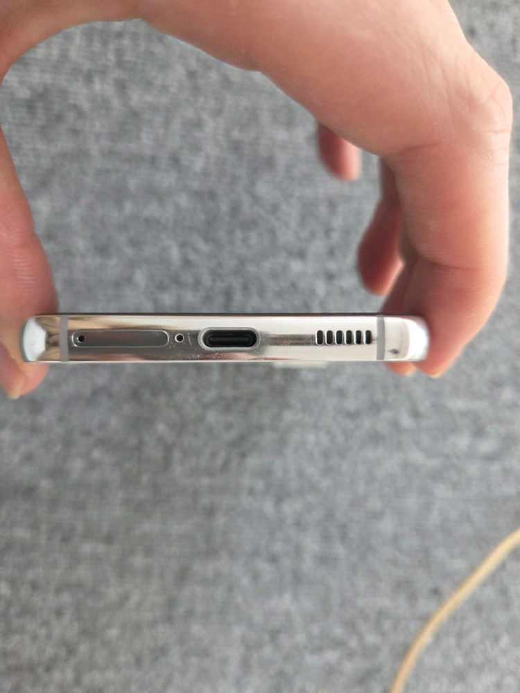 갤럭시s22 256GB 화이트 리퍼급--9