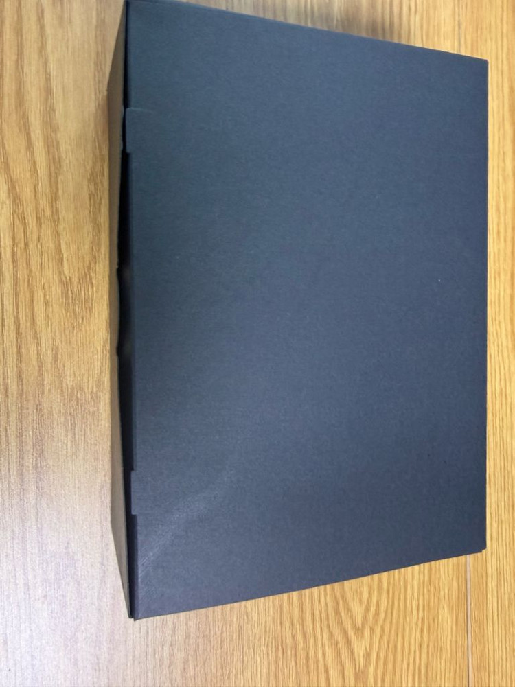 검정색 선물 상자 이미지