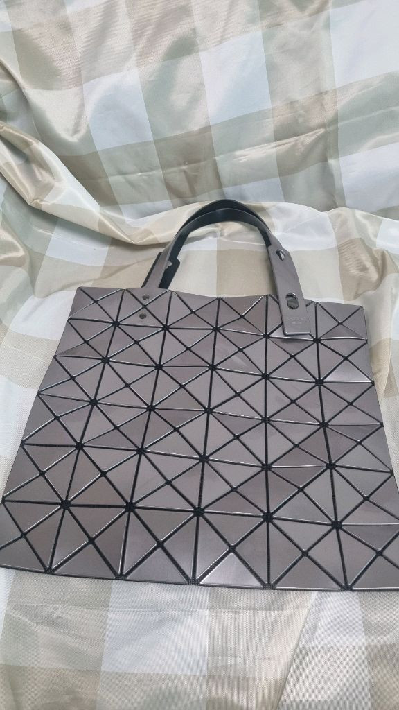 이세이미야케 바오바오 여성백 판매합니다--2