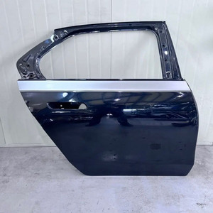 자동차중고부품 BMW 7시리즈 G70 리어 도어 문짝 조수석 이미지
