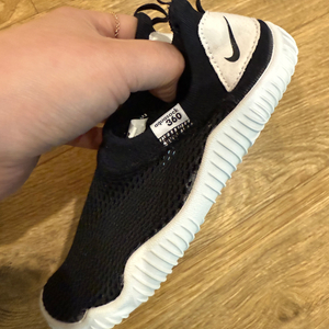 나이키 아쿠아삭 10c