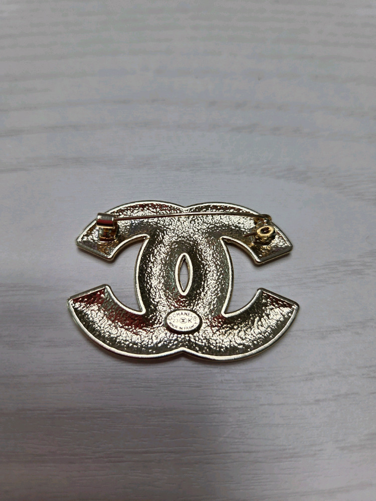 샤넬 브로치--1