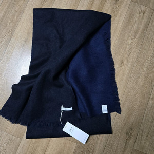 247 시리즈 울 100 머플러 새제품 팝니다