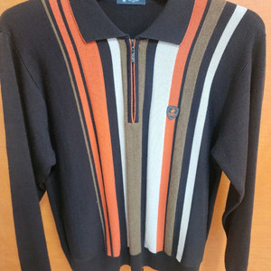 버버리힐스 남녀공용 브라운 니트 팝니다.