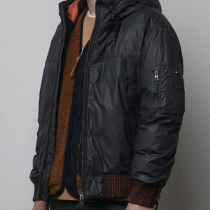 시리즈 구스다운 바머 105 새제품 팝니다