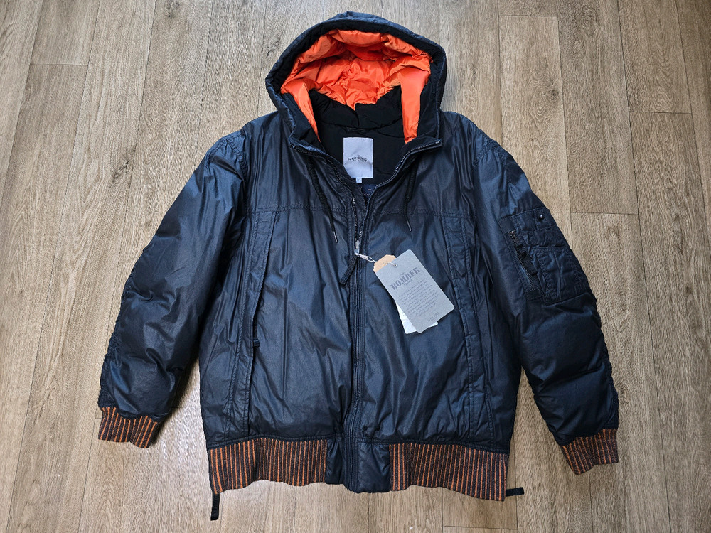 시리즈 구스다운 바머 105 새제품 팝니다--1