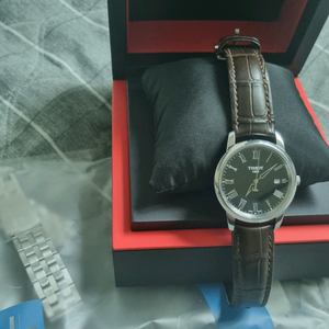 티쏘 클래식드림 가죽 메탈시계