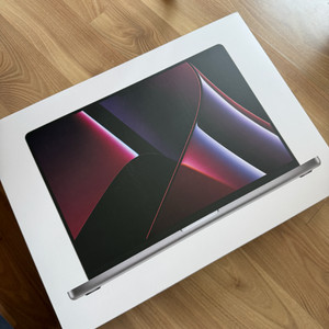 맥북 프로 16인치 64GB RAM / 2TB SSD / 영문자판 CTO 새것