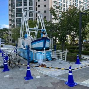 백화점·아울렛 바이킹•회전그네 놀이기구 중고판매 및 렌탈 이미지