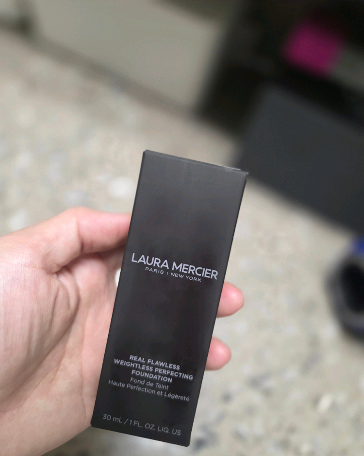 로라메르시에 리얼 플로리스 웨이트리스 퍼펙팅 파운데이션--2
