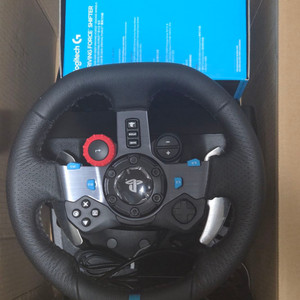 로지텍 G29 레이싱휠 쉬프터 세트 팝니다.