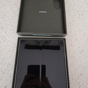 S급 자급제 폴드7 민크 512 팝니다