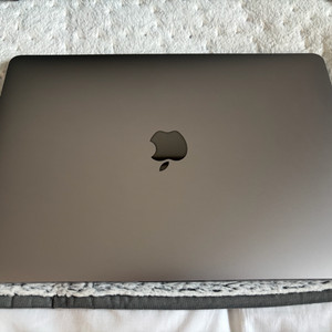 2020년형 맥북 프로 13인치 (i7,32gb,1tb)