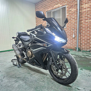 CBR500R 18년식 1.9만KM 레저용 판매합니다