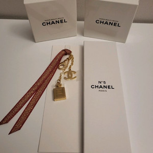 정품) 샤넬 홀리데이 키링 (코스메틱)