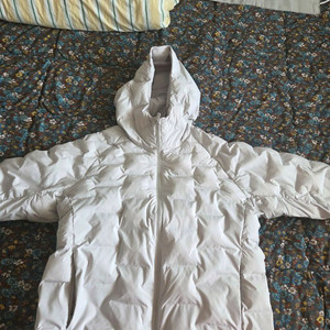 유니클로 퍼프테크 오프화이트 경량패딩