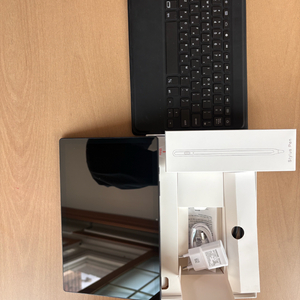 태블릿 + 매직키보드 세트