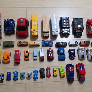 유아 아동 장난감 / 자동차 장난감. 변신로봇 자동차