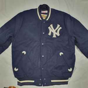 L 미첼앤네스 뉴욕 양키스 울 인더 스탠즈 바시티 자켓 바시티 Mitchell & Ness MLB 엠엘비 이미지