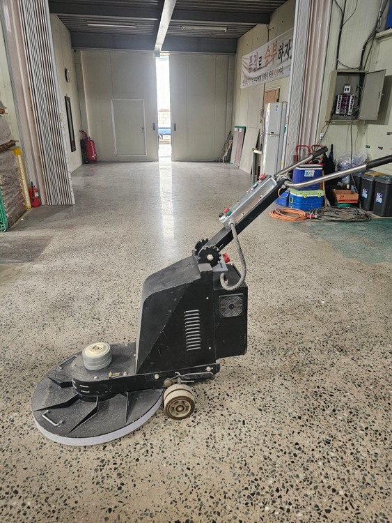 HP-27 바닥 광택기 팝니다.--1