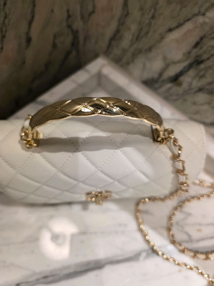 새상품 샤넬 woc 가방 이미지