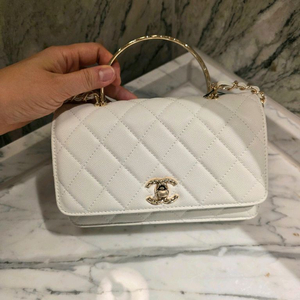 새상품 샤넬 woc 가방 이미지