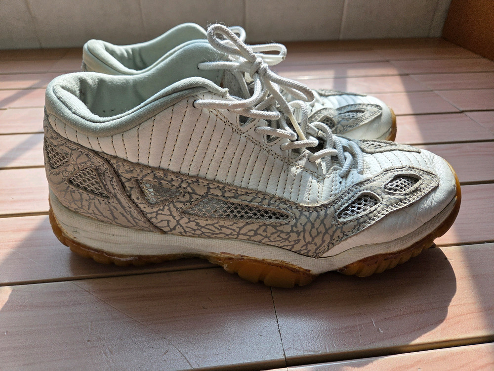 에어조단 11 low 270 팝니다--2