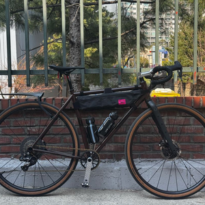 인디펜던트 패브리케이션 크로몰리 그래블 이미지