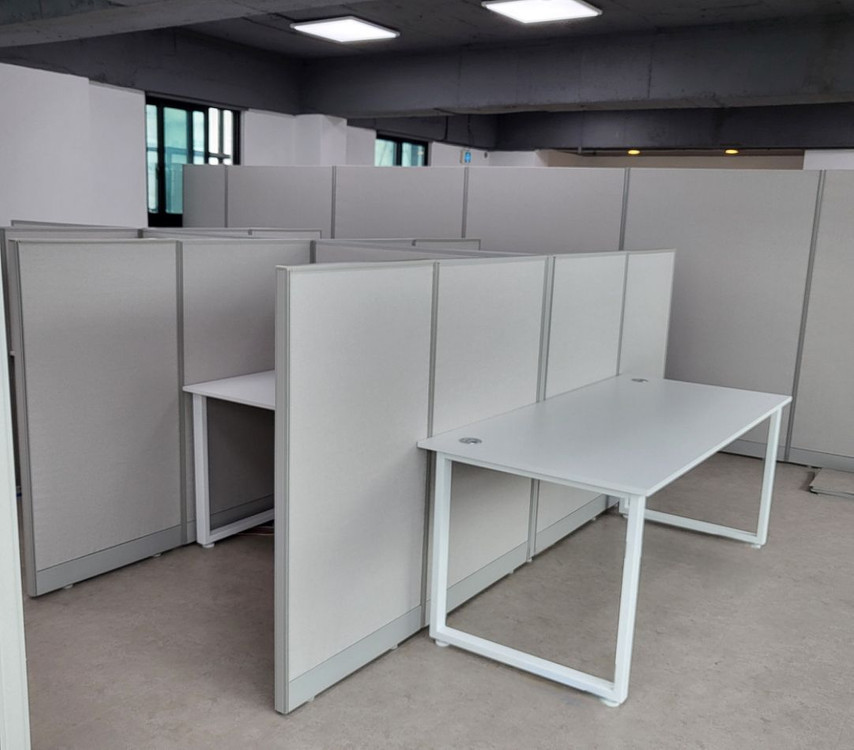 파티션 책상 의자 철제캐비넷 철재옷장 원탁 작업탁자 회의용테이블 회의용의자 수납장 서랍 책장 이미지