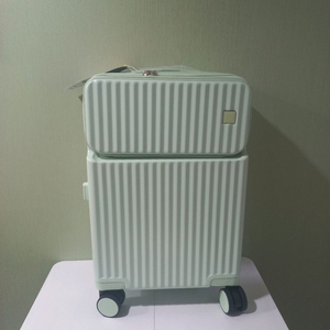 20인치캐리어 소피아 그린 새상품 구형