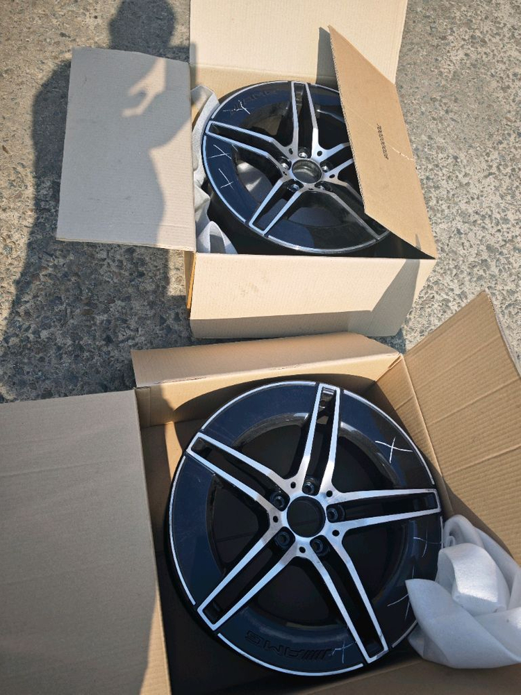 벤츠 e300 amg 1열 2열휠 각 1개 기스 이미지