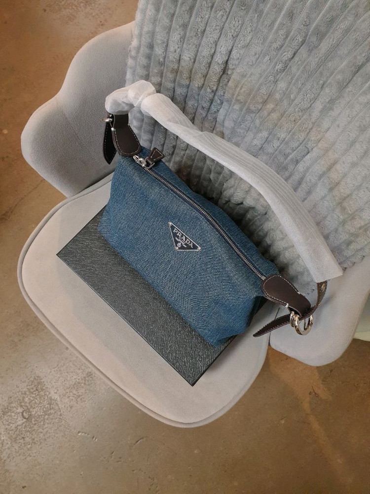 프라다 데님 숄더백 크로스백 이미지