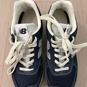 뉴발란스 운동화 250 팝니다