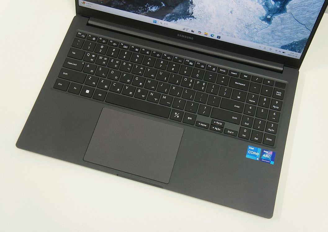 삼성전자 인텔 i5-1240P 16기가 Arc외장 윈도우정품 노트북 팝니다. 수원--1