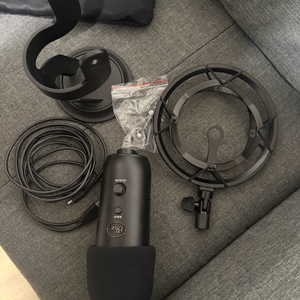 로지텍 예티 블루 쇼마운트 포함