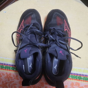 미즈노 배드민턴화 판매합니다