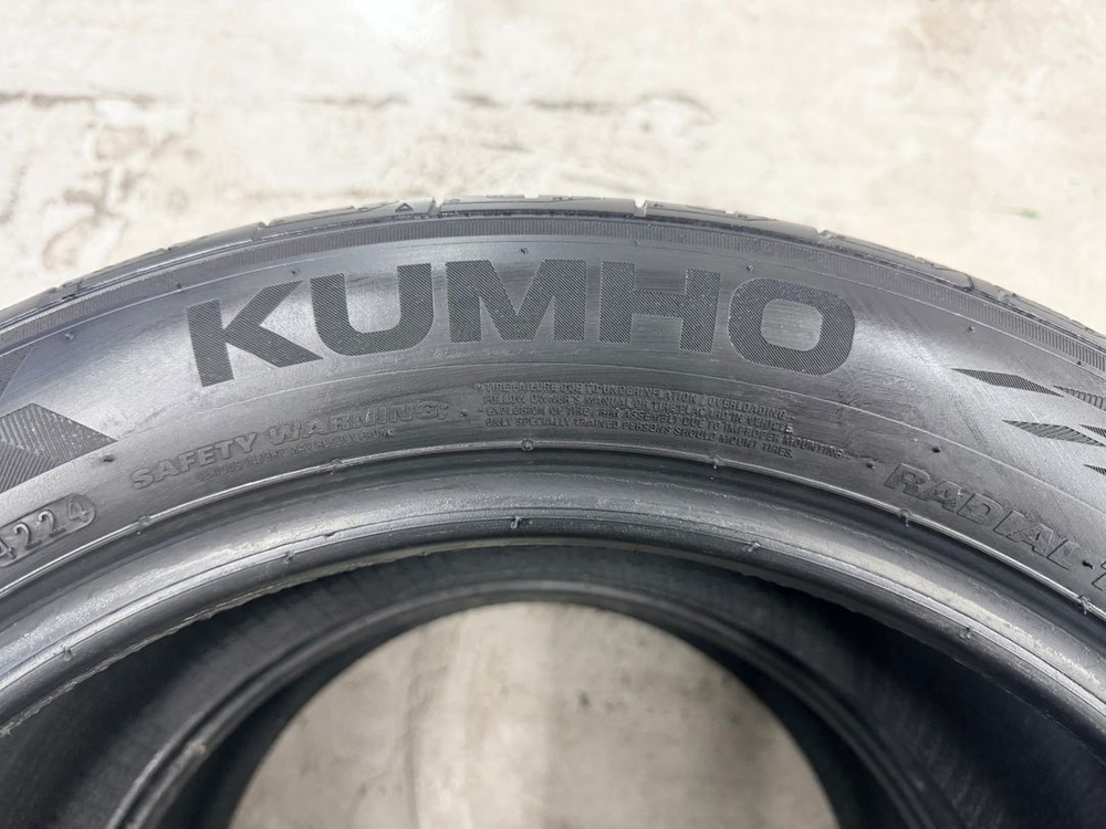 215 50 17 금호 솔루스 TA21 중고타이어 팝니다 이미지