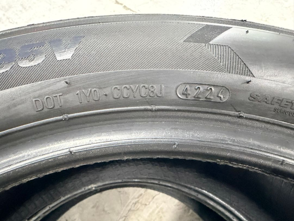 215 50 17 금호 솔루스 TA21 중고타이어 팝니다 이미지