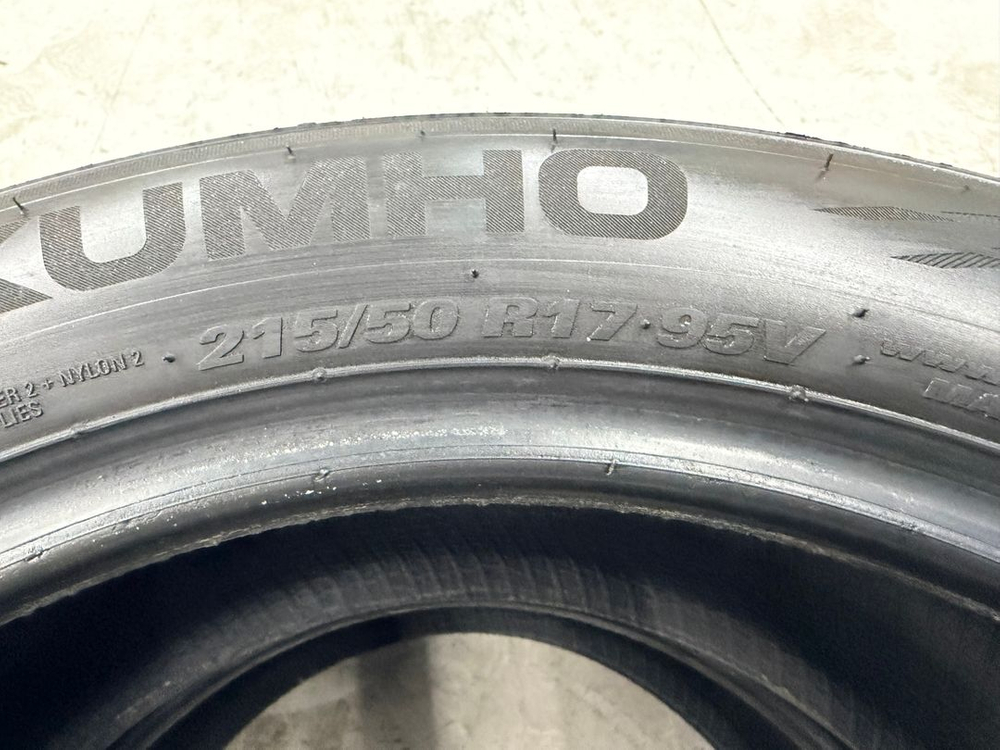 215 50 17 금호 솔루스 TA21 중고타이어 팝니다 이미지