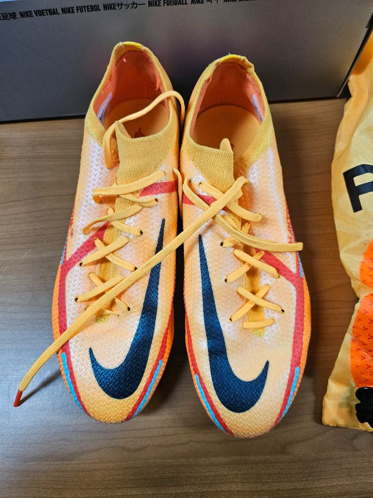 나이키 팬텀 gt2 엘티트 ag 240 축구화 이미지