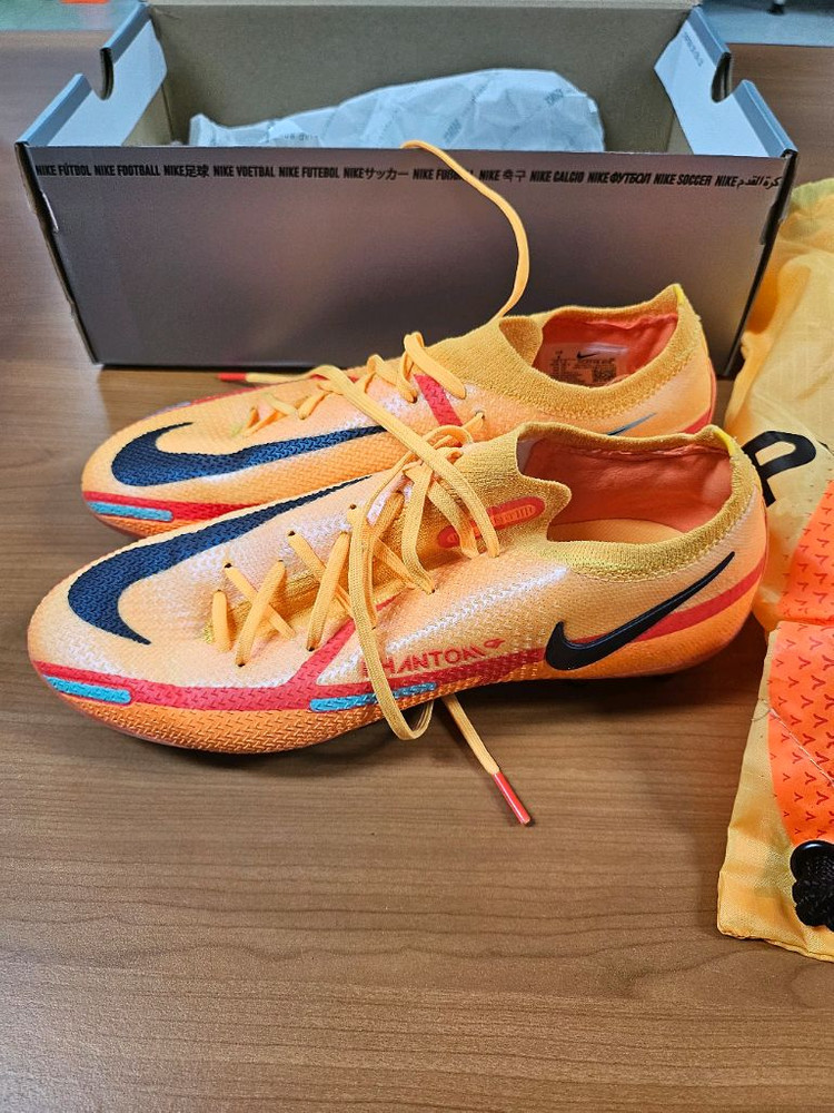나이키 팬텀 gt2 엘티트 ag 240 축구화 이미지