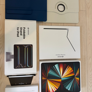 아이패드 프로 5세대 12.9인치 m1 셀룰러 128기가 S급 외 악세사리 판매합니다