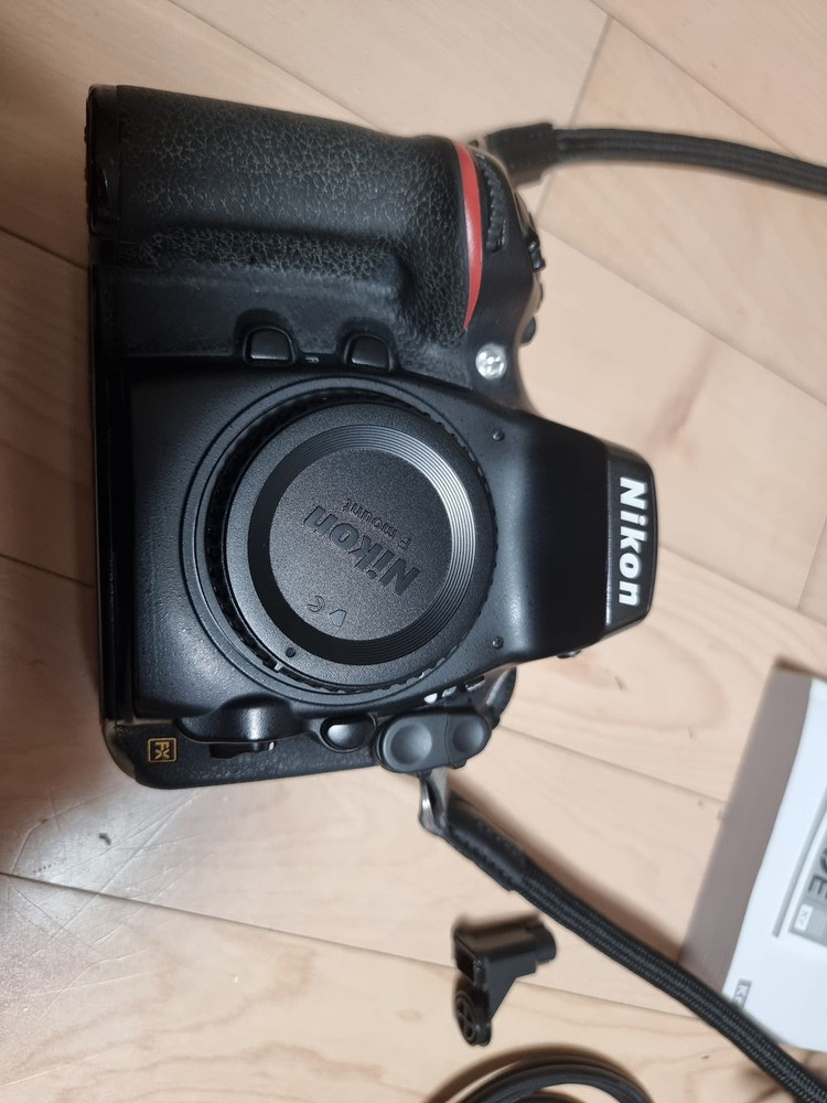 풀프레임 DSLR 카메라 이미지