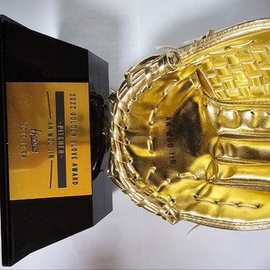 안우진 미니 골든 글러브 트로피