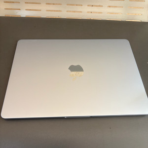 맥북에어M4, 램16GB, SSD512GB, 풀박에 싸이클8 입니다